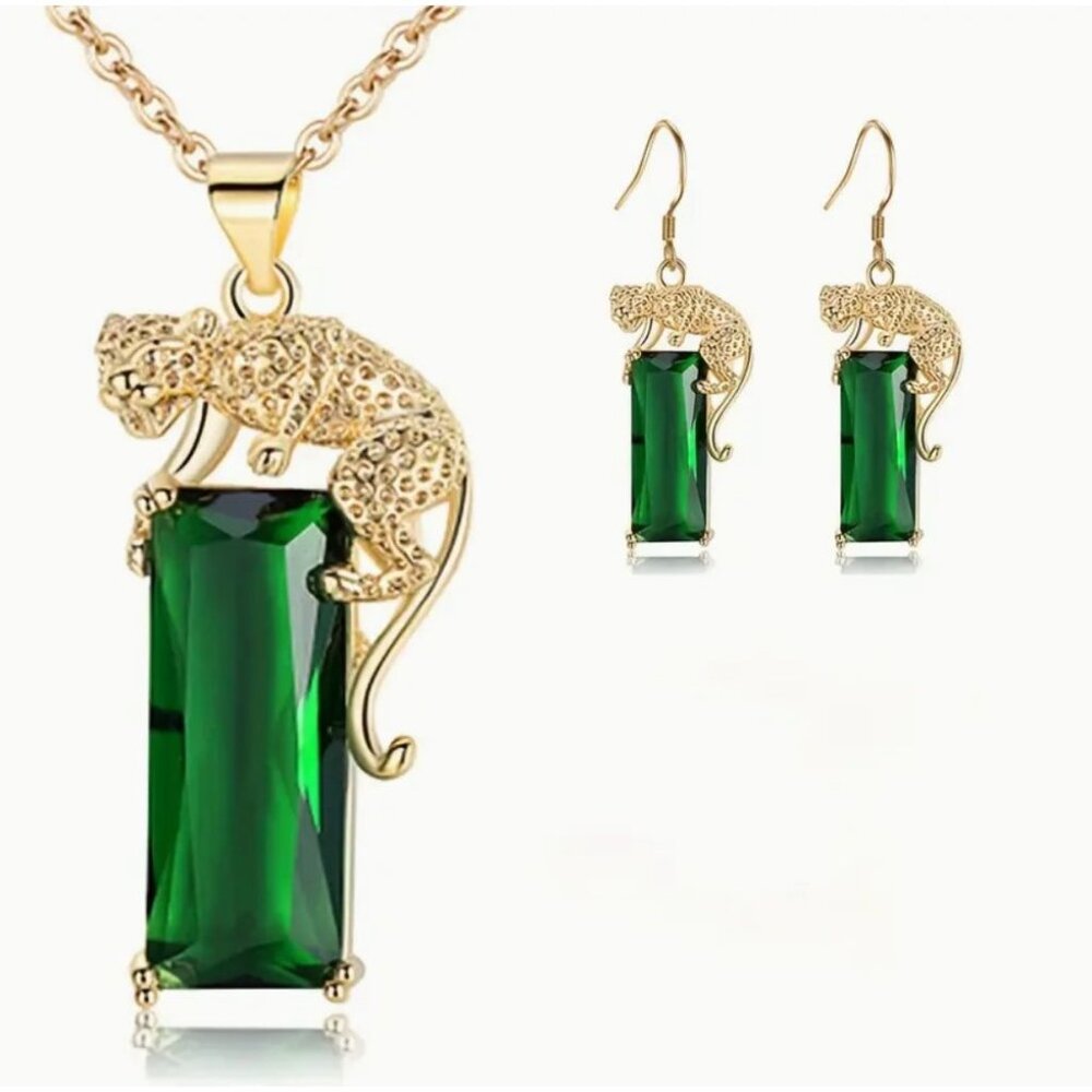 Bright Gold Tone Leopard & Green Crystal Necklace Earrings Set